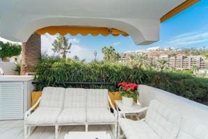 Apartamento exclusivo en el popular complejo Aquamarina: en primera línea de playa. photo 0