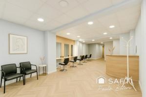 SE VENDE LOCAL COMERCIAL CON NEGOCIO FUNCIONANDO EN EL CENTRO DE VILANOVA I LA GELTRU photo 0