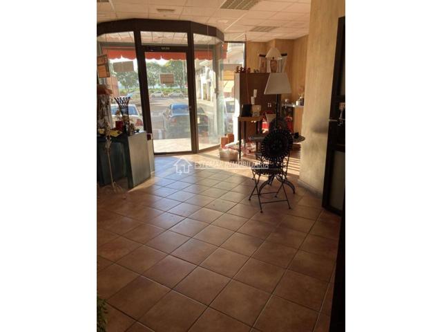 Fantástico local comercial espacioso photo 0