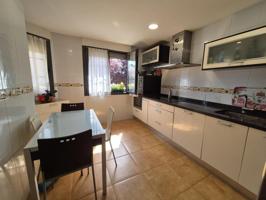 Chalet adosado en S. Andrés del Rabanedo: Espacio, Luz y Calidez para Disfrutar en Familia. photo 0