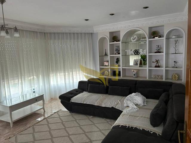 Piso en venta en Casco Antiguo photo 0