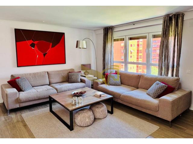 Exclusiva vivienda de 3 habitaciones en el barrio de Prosperidad photo 0