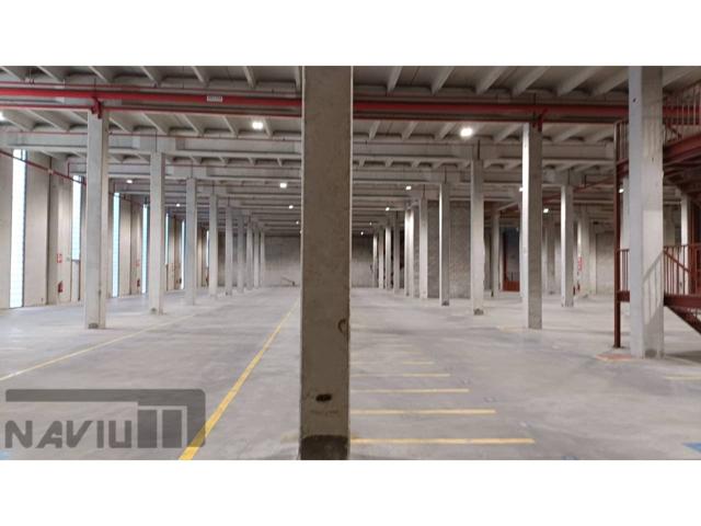 NAVIUM vende único edificio logístico monoinquilino en A1 photo 0
