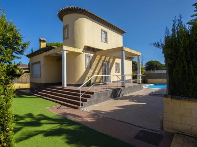 Villa En venta en Isla Cristina photo 0
