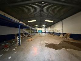 Industrial En venta en Dos Hermanas photo 0