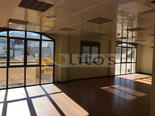 Comunidad En venta en Dos Hermanas photo 0