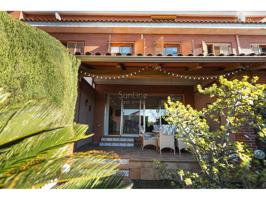 Casa moderna en una urbanización de prestigio photo 0