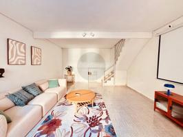 Casa adosada de 2025 con reciente reforma integral photo 0