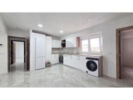 Se alquilan 2 apartamentos idénticos con vistas especulares photo 0