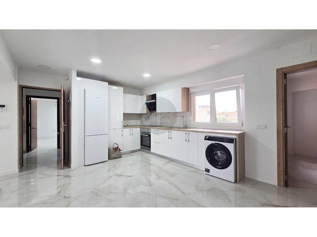 Se alquilan 2 apartamentos idénticos con vistas especulares photo 0