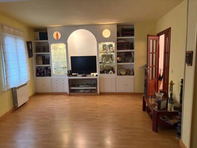 Piso En venta en Dos Barrios photo 0