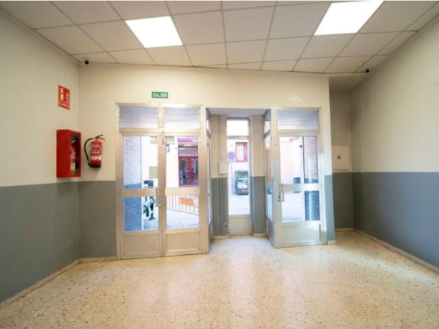 Local En venta en Godelleta photo 0