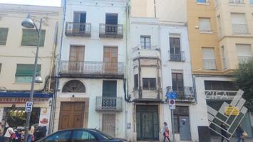 Se venden 3 edificios para reformar y 1 solar photo 0