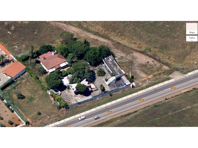 Villa En venta en Badajoz photo 0