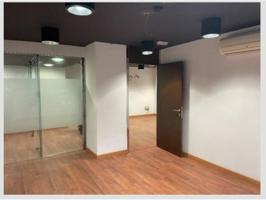 OFICINA CON POSIBILIDAD DE CONVERTIR EN VIVIENDA photo 0
