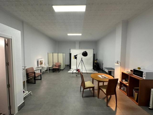 LOCAL CON VADO PERMANENTE PARA VEHICULOS photo 0