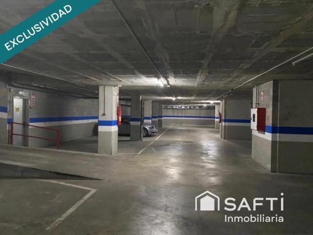 Excelente plaza doble de parking para dos coches grandes en Av. Constitución photo 0