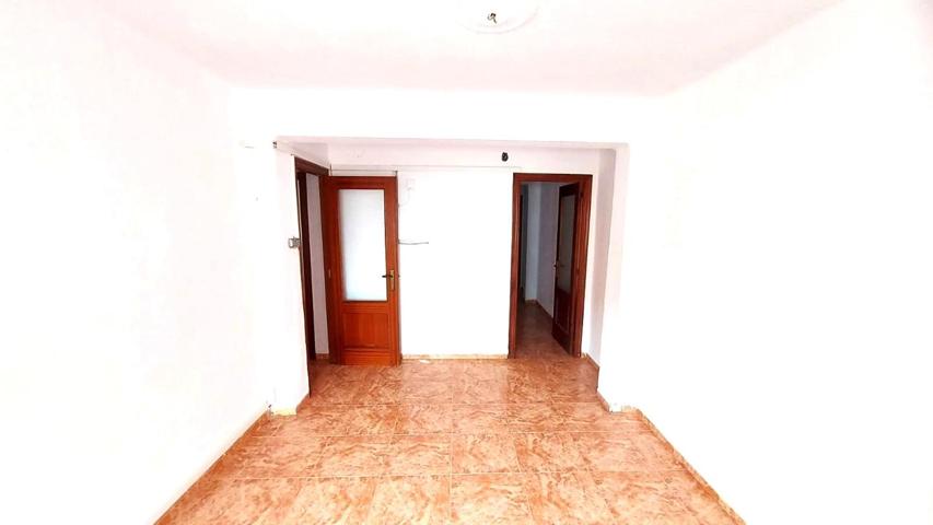 OPORTUNIDAD INVERSION PISO ECONOMICO REFORMADO CON ALTA RENTABILIDAD photo 0