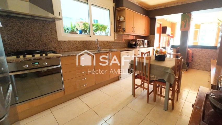 Hogar Familiar: centro Llançà. Oportunidad Única photo 0