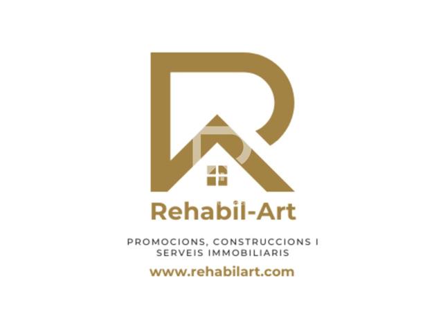 Inmueble singular con 3 viviendas independientes y amplio jardín, ¡ideal para inversores! photo 0