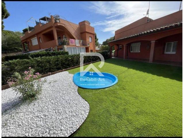 Chalet aislado de planta baja con 120 m² y jardín de 100 m2. photo 0