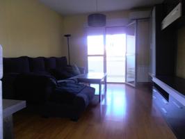 Estupendo piso en la estupenda zona de Albayda y muy cerquita de la parada del metro. photo 0