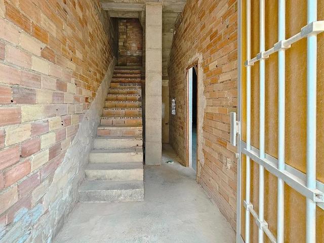 Unifamiliar Pareada En venta en Bèlgida photo 0