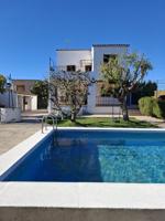 Villa reformada con piscina y pozo en zona premium photo 0