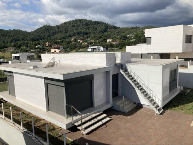 Casa-Chalet de Obra Nueva en Venta en Castellvell Del Camp Tarragona photo 0