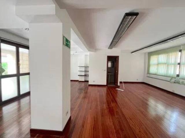 Local En venta en Calle Doctor Don Luis Bilbao Libano, 18, Artaza (leioa) photo 0