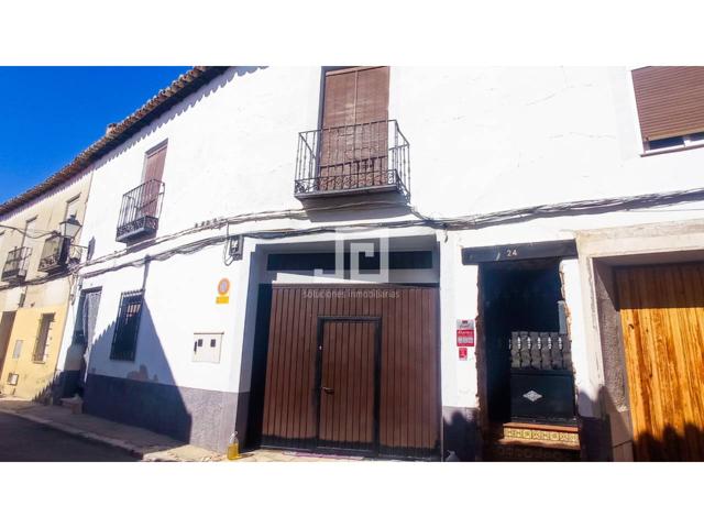 Enorme casa de 2 plantas con 6 habitaciones, garaje y patio en Colmenar de Oreja photo 0