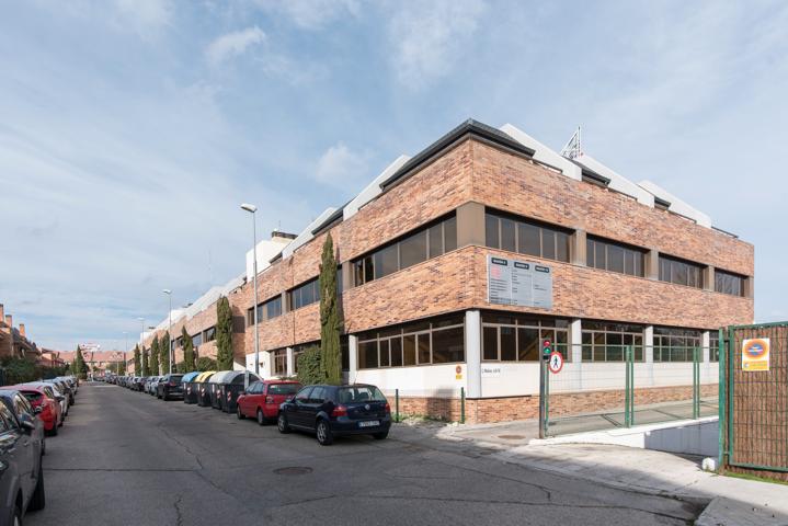 Oficina En venta en Las Rozas De Madrid photo 0