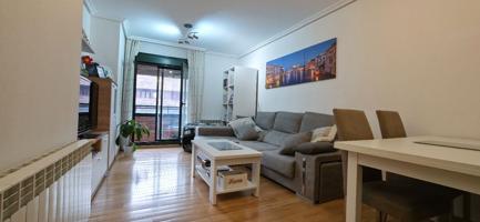 Piso en venta en El Quiñón photo 0