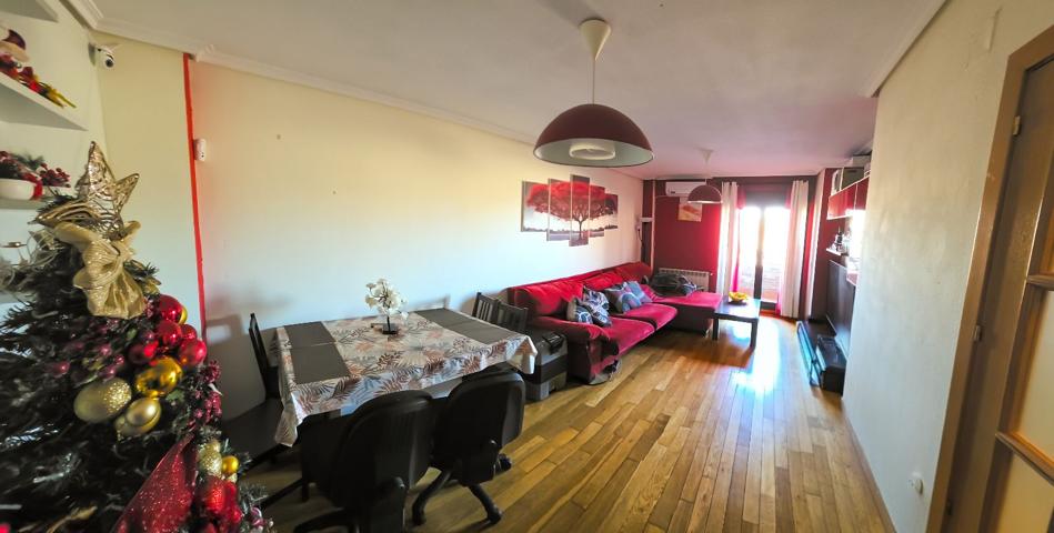 Piso en venta en El Quiñón photo 0