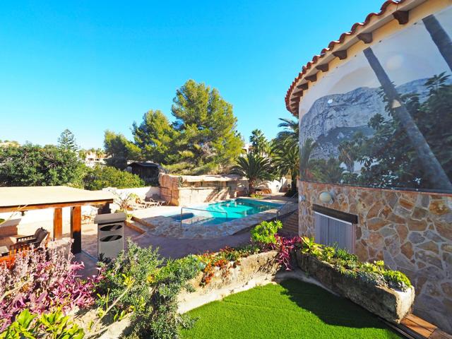Villa En venta en Dénia photo 0