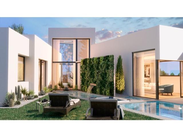 Villa En venta en Marbella photo 0