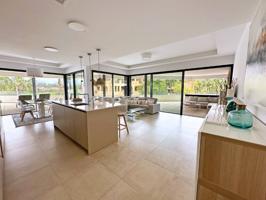 Piso En venta en Estepona photo 0