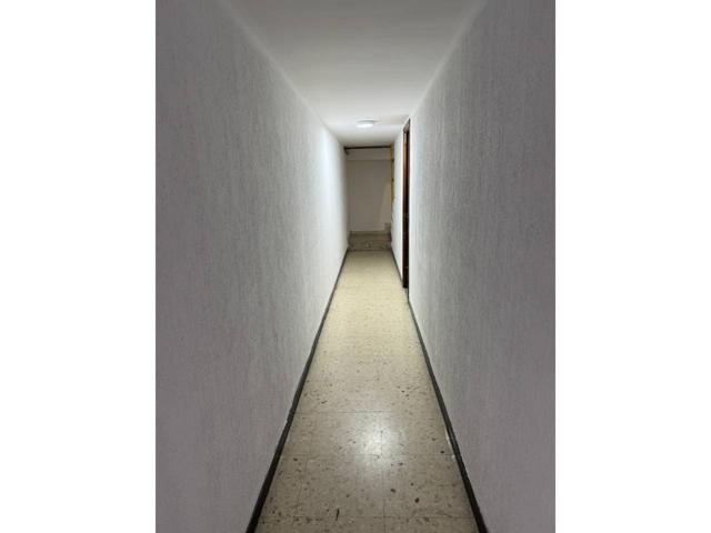 Despachos con entrada directa y dos baños listos para uso profesional photo 0