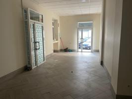 Zona Sur Pedro Salvador. Excelente local reformado diáfano se alquila. photo 0