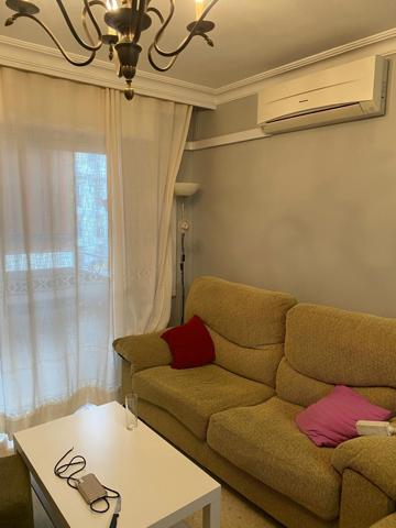 Centro Sevilla. Excelente ubicacion. Piso familiar de 4 dormitorios con garaje. photo 0