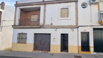 CASA DE PUEBLO CON LOCAL-GARAJE EN CENTRO photo 0