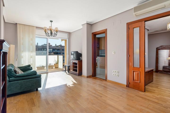  Particular vende ATICO con solarium en MOLINS DE REI, Barcelona, RAMBLA de la GRANJA, incluido garaje y trastero photo 0