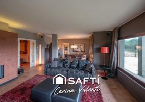 CHALET DE DISEÑO EN BESCANO photo 0