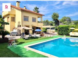 Venta de una espectacular villa en Bigues i Riells del Fai photo 0