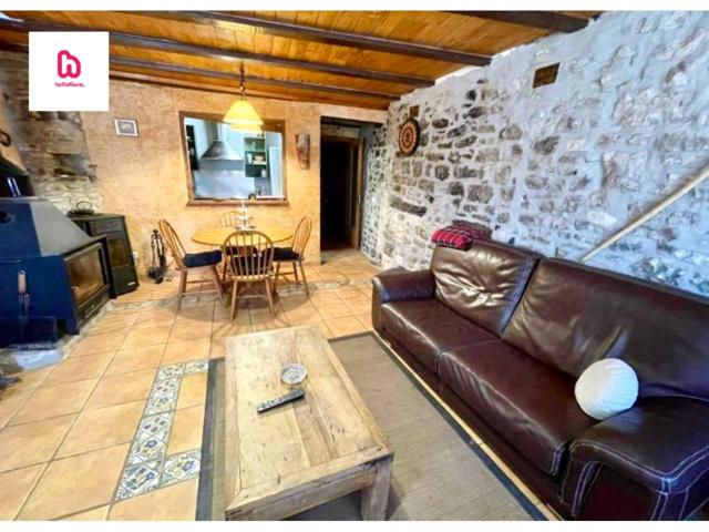 Venta de chalet adosado en Capafonts photo 0