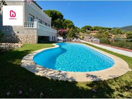 Casa a 4 vientos en Calella – Espacio, confort y naturaleza photo 0