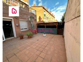 CASA PAREADA ESQUINERA EN SANTA PERPÈTUA DE MOGODA photo 0