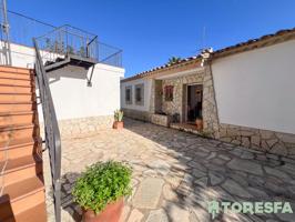 Espectacular Chalet Con 6 Dormitorios Dobles, Piscina, Zona De Barbacoa Jardín Y 828 m2 De Solar photo 0